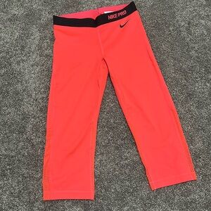 Nike Pro Hypercool Women's Dri Fit Capris size Large